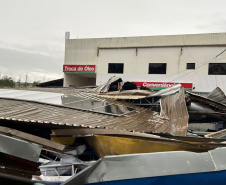Corpo de Bombeiros do Paraná alerta sobre cuidados diante de fortes chuvas e ventos