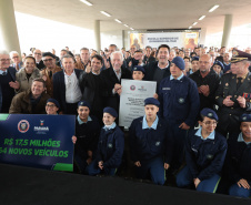 Governo do Paraná inaugura Escola Superior de Bombeiro Militar e entrega 64 novas viaturas na comemoração dos 113 anos da corporação