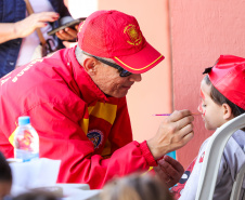 Bombeiros promovem evento para crianças em celebração aos 113 anos da corporação
