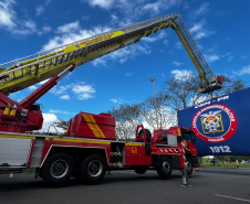 Bombeiros promovem evento para crianças em celebração aos 113 anos da corporação