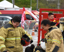 Competição “Bombeira de Garra” encerra 10º Encontro Nacional de Bombeiras Militares no Paraná