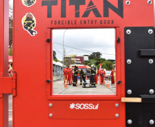 Competição “Bombeira de Garra” encerra 10º Encontro Nacional de Bombeiras Militares no Paraná