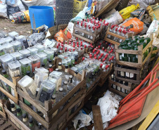 PCPR destrói 300 mil garrafas em operação contra bebidas irregulares em Curitiba e RMC