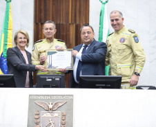 Corpo de Bombeiros Militar do Paraná recebe homenagem da Assembleia Legislativa pelos 113 anos de atuação