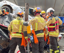 Bombeiros do 4º BBM, de Cascavel, vencem o 7º Desafio Nacional de Salvamento Veicular.