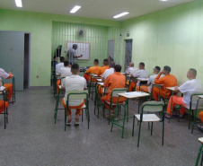 Polícia Penal do Paraná promove oficina de redação para custodiados como preparação para vestibulares e exames nacionais