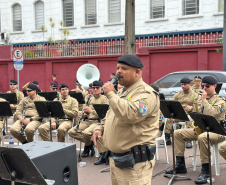 Música e esperança: Banda da PMPR faz show para crianças do Hospital Pequeno Príncipe