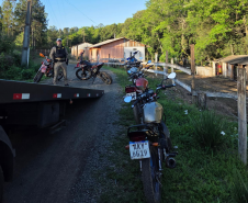 PMPR e PPPR desarticulam oficina clandestina e apreendem motocicletas adulteradas em Ponta Grossa