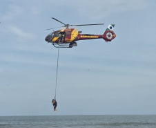 Após treinamento, helicóptero do Corpo de Bombeiros já está de prontidão no Litoral