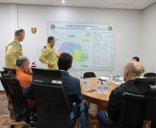 Governo manda dezenas de bombeiros e equipes da saúde para auxiliar Rio Bonito do Iguaçu