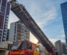 Bombeiros paranaenses criam grupo de trabalho para definir melhor tecnologia de resgate em altura para a corporação
