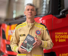 Bombeiro paranaense lança 3ª edição de livro referência em salvamento em altura