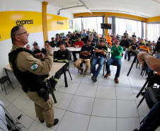 Programa Mulher Segura promove palestra na Dalba Engenharia sobre o papel dos homens no combate à violência contra a mulher