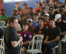 Programa Mulher Segura leva palestra a funcionários do frigorífico Frigodasko em Pitanga