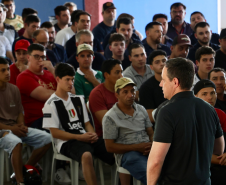 Programa Mulher Segura leva palestra a funcionários do frigorífico Frigodasko em Pitanga