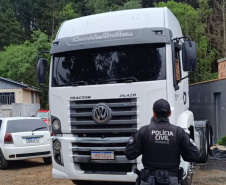 PCPR e PCSC prendem oito pessoas envolvidas em esquema interestadual de roubo de cargas