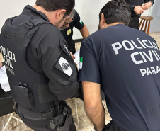 Polícias do Paraná cumprem 109 mandados em cinco estados contra organização criminosa