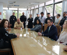 Tecnologia de monitoração simultânea contra feminicídios está em uso no Paraná