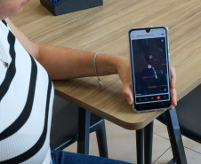 Tecnologia de monitoração simultânea contra feminicídios está em uso no Paraná