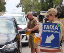 PMPR realiza ação de proximidade e conscientização no Ferry Boat