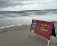 Cadetes reforçam efetivo de salvamento do Corpo de Bombeiros no Verão Maior no litoral