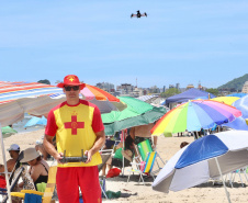 Verão Maior Paraná: Drones reforçam ações do Corpo de Bombeiros na prevenção, orientação e buscas