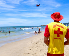 Verão Maior Paraná: Drones reforçam ações do Corpo de Bombeiros na prevenção, orientação e buscas
