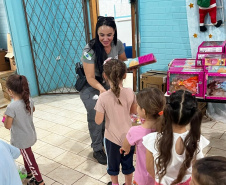 Polícia Penal do Paraná realiza entrega de brinquedos para 168 crianças em Rio Bonito do Iguaçu