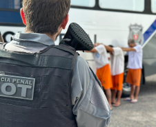 Polícia Penal do Paraná realiza transferências de 134 custodiados para reforço da segurança no litoral