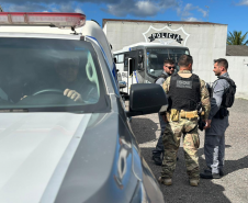 Polícia Penal do Paraná realiza transferências de 134 custodiados para reforço da segurança no litoral