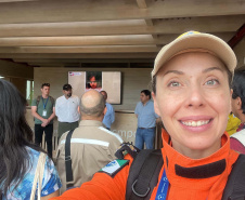 Bombeira paranaense conclui curso no Chile e projeta avanços contra incêndios florestais