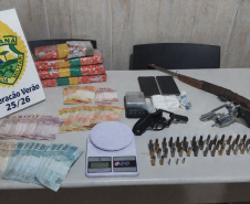 Verão Maior Paraná: PMPR apreende armas e drogas em Pontal do Paraná