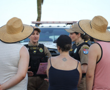 Verão Maior: PMPR promove ação de conscientização pela prevenção da violência contra a mulher