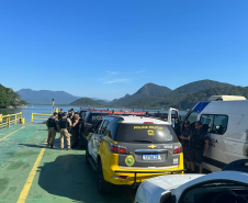 Forças de segurança realizam escolta de custodiados até o Complexo Penal de Piraquara