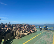 Forças de segurança realizam escolta de custodiados até o Complexo Penal de Piraquara