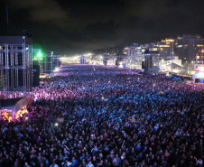 Polícia Militar atua para público recorde no primeiro grande show da temporada em Matinhos