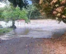 Patrulha Rural da PMPR resgata família arrastada por "Cabeça d’Água" em Guaratuba