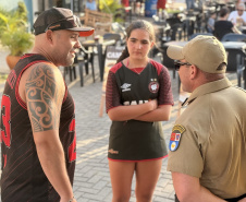 Uso consciente do som e da boa convivência: PMPR reforça orientações no Litoral durante o verão