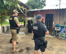 Polícia Penal e PMPR fiscalizam monitorados por tornozeleira eletrônica em Matinhos e Guaratuba