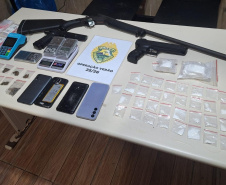 PMPR prende homem por tráfico de drogas e apreende armas em Shangri-lá, em Pontal do Paraná