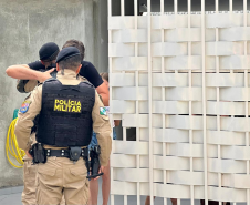 “Naquele momento, a gente não pensou em nada”: policiais reencontram família após resgate em cabeça d’água em Guaratuba