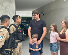 “Naquele momento, a gente não pensou em nada”: policiais reencontram família após resgate em cabeça d’água em Guaratuba