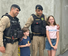 “Naquele momento, a gente não pensou em nada”: policiais reencontram família após resgate em cabeça d’água em Guaratuba