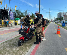 PMPR realiza ação educativa sobre uso de patinetes elétricos e ciclomotores em Matinhos 