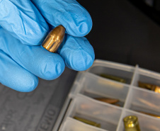 Com balística avançada, Polícia Científica elucida conexão de crimes com a mesma arma