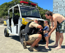 Veículos de patrulhamento na areia reforçam ação da PMPR no Verão Maior Paraná