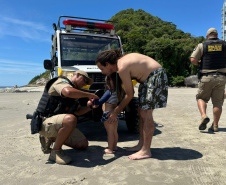 Veículos de patrulhamento na areia reforçam ação da PMPR no Verão Maior Paraná