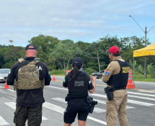Ação integrada reforça policiamento e fiscalização nas rodovias do Litoral do Paraná