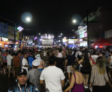Carnaval no litoral do Paraná reuniu quase 500 mil pessoas no fim de semana