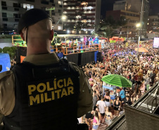 Carnaval no litoral do Paraná reuniu quase 500 mil pessoas no fim de semana